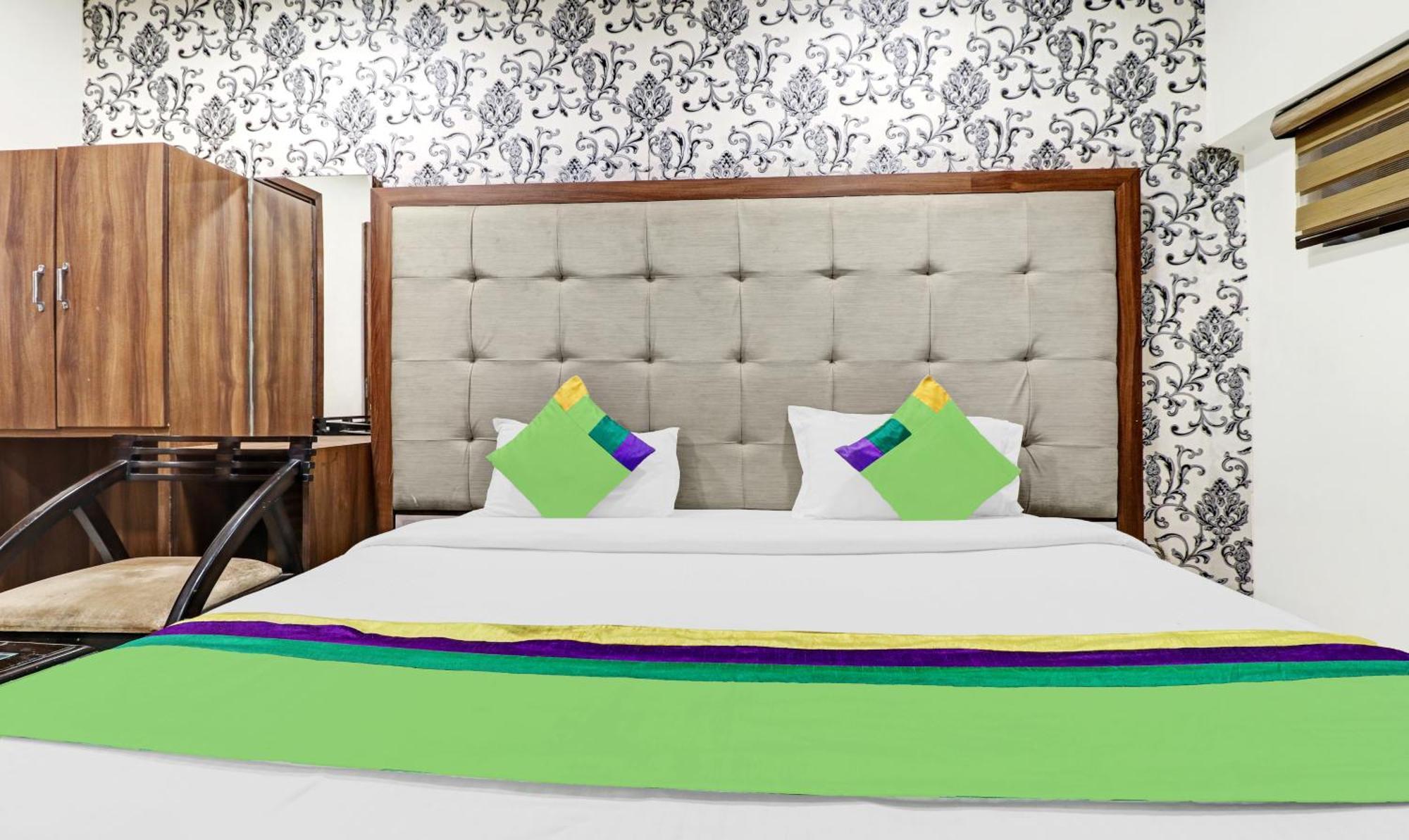 Itsy Hotels Unique - Near Railway Station Amritsar Buitenkant foto