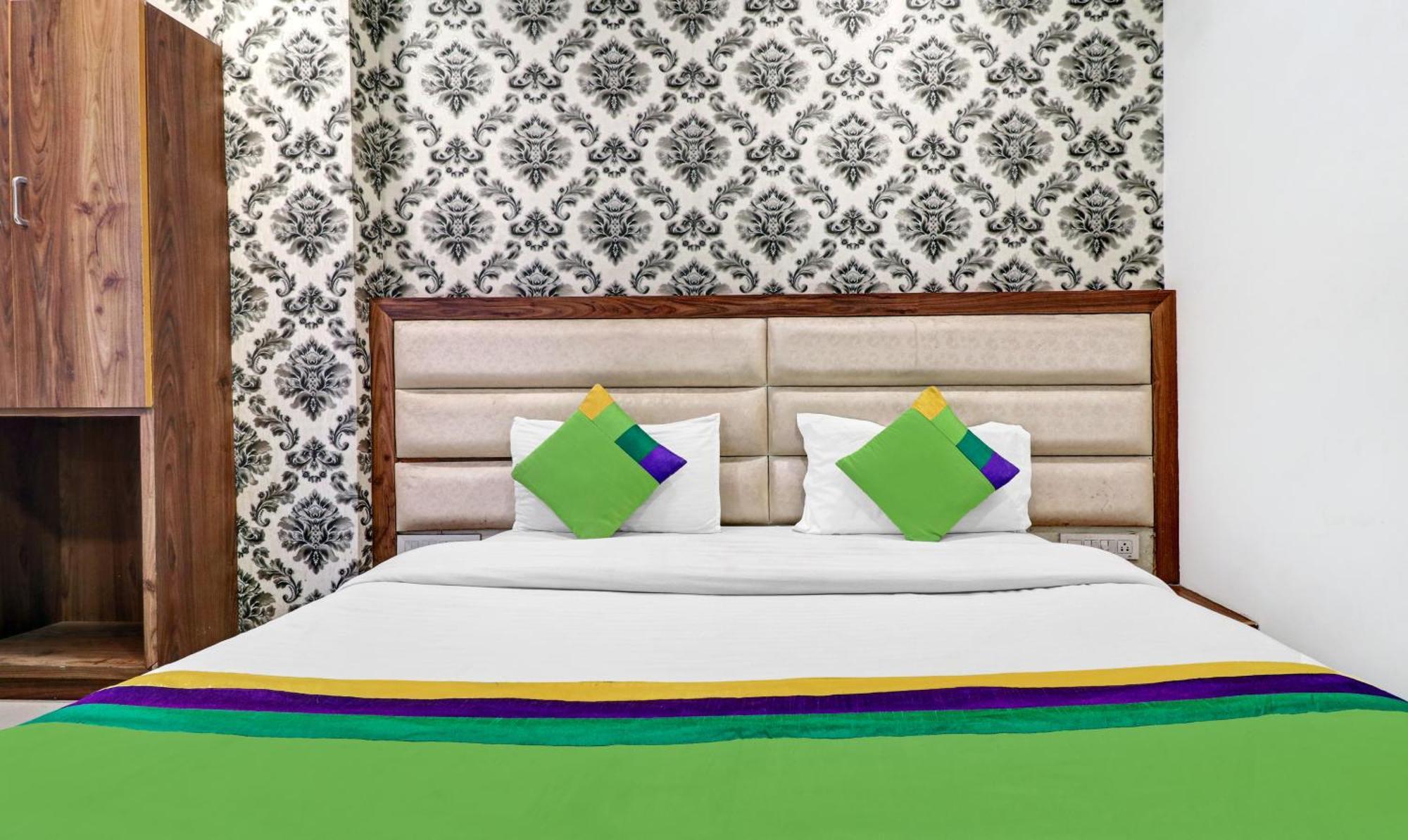 Itsy Hotels Unique - Near Railway Station Amritsar Buitenkant foto
