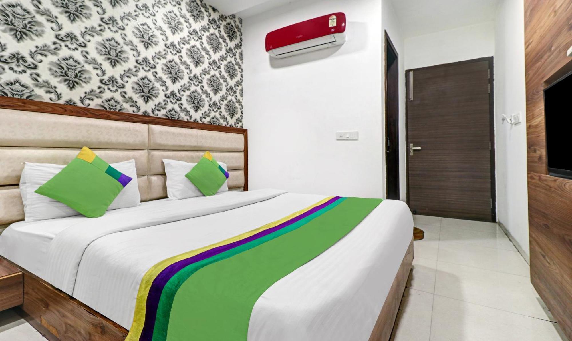 Itsy Hotels Unique - Near Railway Station Amritsar Buitenkant foto