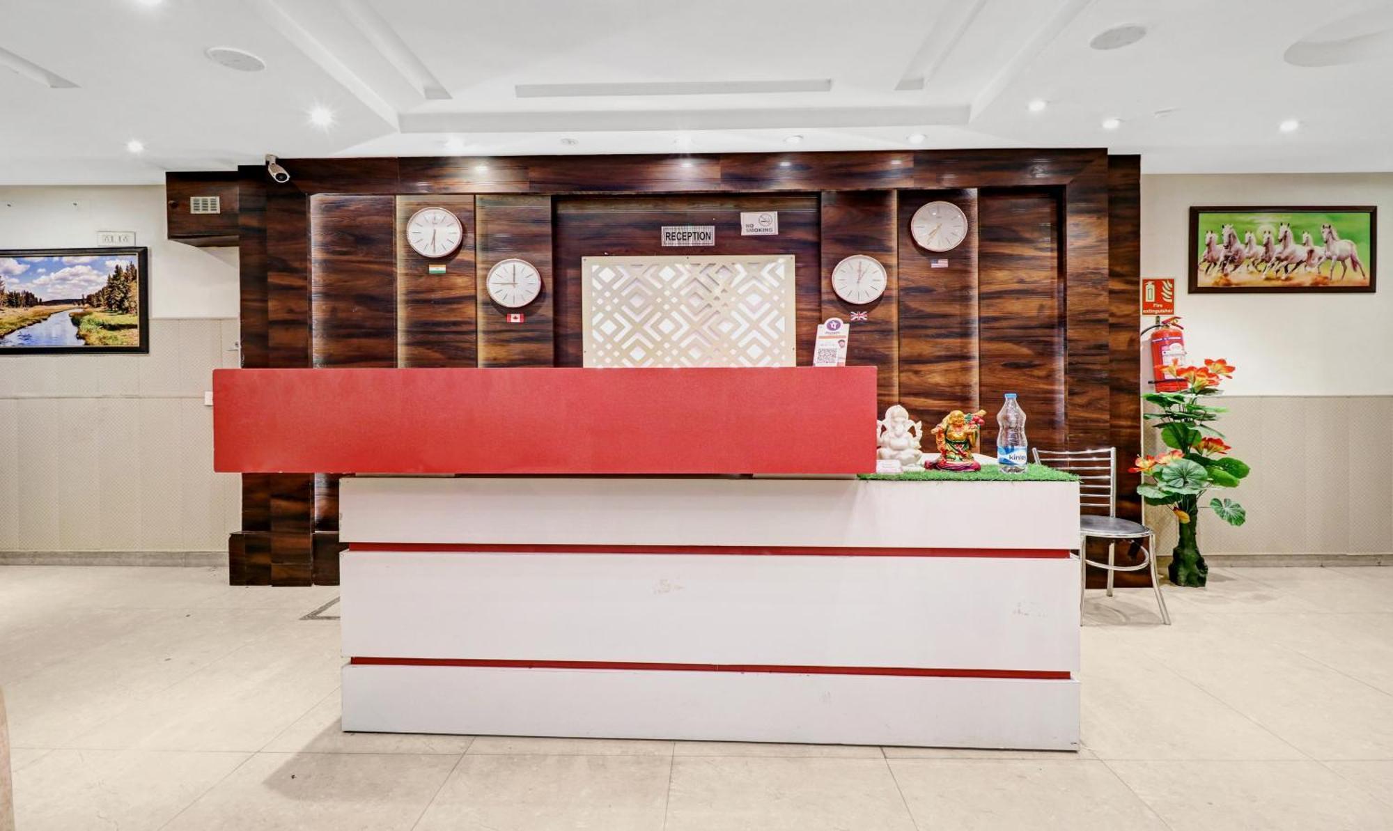 Itsy Hotels Unique - Near Railway Station Amritsar Buitenkant foto